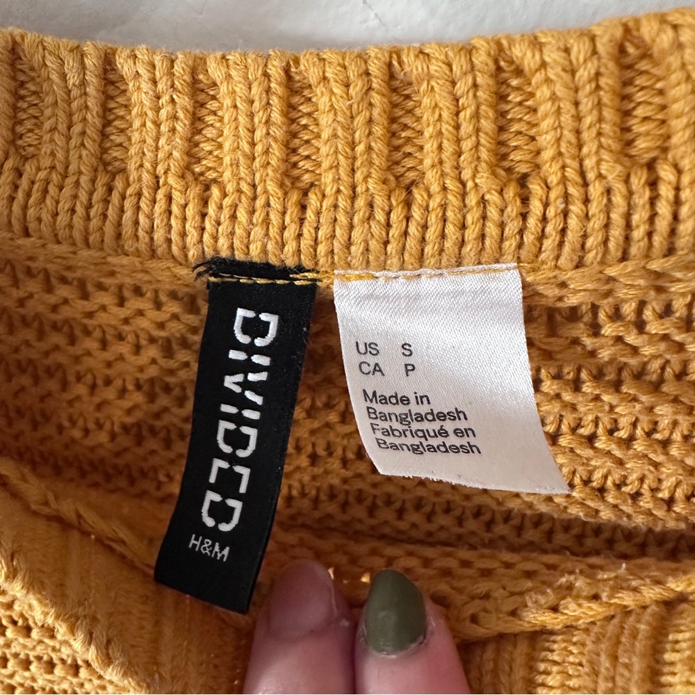 DIVIDED | Women’s Rib Knit Mustard Sweater size Small - Picture 4 of 6